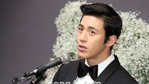 [SD포토] 고수, 예비신부 떠올리며 ‘첫만남이요?’