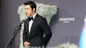 [SD포토] ‘품절남’ 고수, 외모만큼 예복도 완벽소화