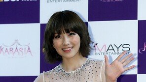 [SD포토] 강지영 ‘허리에 손 얹고 당당여유’