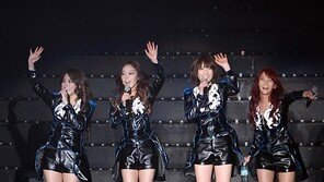 [SD포토] 카라 ‘다음에 또 만나요’