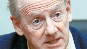 “탈북작가 北인권실태 알리기 도와야”