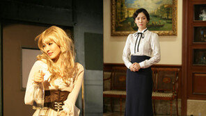 김소연 맞아? 금발머리+술병 ‘러시아 아가씨’