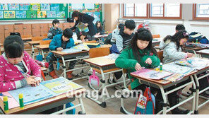 [신나는 공부/언론사 참여 방과후학교]교과연계 NIE 교육… “학생·학부모 만족도 높아”