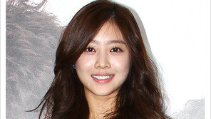 [우먼 동아일보 스타 뷰티] 드라마 ‘닥치고 꽃미남 밴드’ 깊고 또렷한 눈매~ 조보아의 아이 메이크업 따라잡기