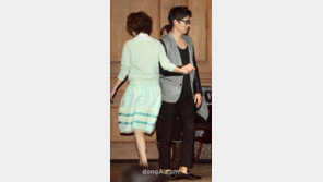 [SD포토] 김남주, 유준상에 바통 터치 ‘여보 차례야’