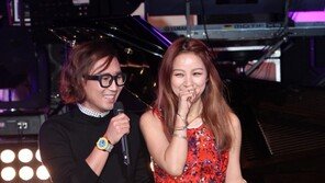 [SD포토] 정재형은 개그 블랙홀? 이효리 빵빵 터지네