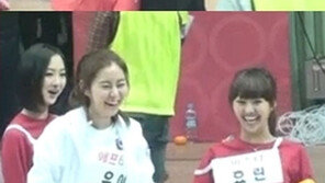 유이-효린, 코알라 포옹으로 격한 ‘절친 인증’