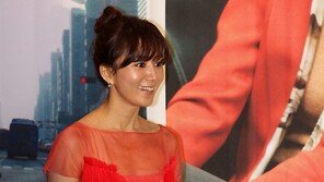 [SD포토] 김희애, 붉은 유혹 ‘예뻐~’