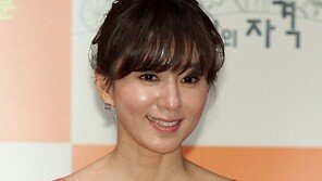 [SD포토] 김희애, 동안의 자격 ‘공주풍 시스루’