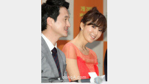 [SD포토] 김희애, 자체발광 여신미소