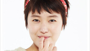 [우먼 동아일보 스타 뷰티] ‘일년에 열두남자’ 윤진서의 화사한 베이스 메이크업 노하우 공개!