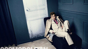 빅뱅 탑, 위트 넘치는 수트 ‘거부할 수 없는 섹시함’