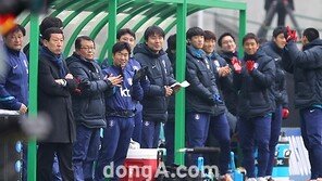 [SD포토] 최강희 감독 ‘아직 안심할 순 없다’