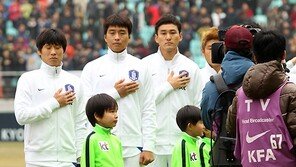 [SD포토] 대표팀 선수들, 경건한 마음으로 승리기원