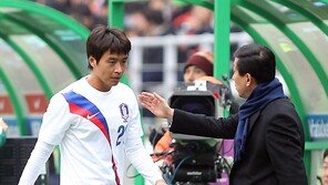 [SD포토] 최강희 감독 ‘동국아 너 오늘 최고였어!’