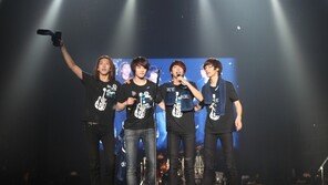 [연예 뉴스 스테이션] 씨엔블루, 태국 홍수 이재민에 성금 전달