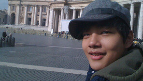 여진구, 깜찍한 로마 여행 사진 대공개