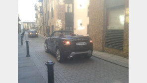 뚜껑 열린 ‘레인지로버 이보크’ 실제로 보니 독특하네