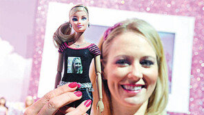 ‘디카 바비’… 전통완구에 신기술 접목한 첨단 장난감 봇물