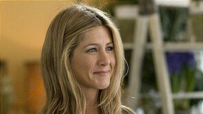 제니퍼 애니스톤, 3세 연하 저스틴 서룩스와 올 연말 결혼