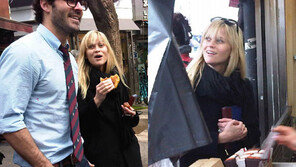 리즈 위더스푼, 인사동서 호떡 즐겨 ‘친근해’