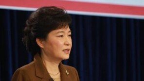 “유신독재 부활” 北, 이번엔 ‘박근혜 때리기’