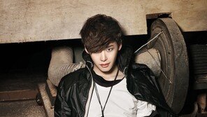 이종석, 윤계상에게 도전장 ‘섹시한 남성미 화보’