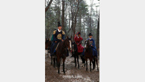 [SD포토] 왕세자 박유천, 말 타고 살짝 긴장?