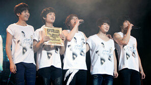 FT아일랜드 소송… “멤버별 4000만 원, 총 2억”… 왜?