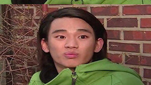 김수현, 2대8 가르마 ‘폭소’ 이런 굴욕이?