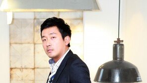 [O2플러스] ‘모태LG’ 하정우 “한국시리즈 시구 거절, LG 아님 무의미” (인터뷰②)