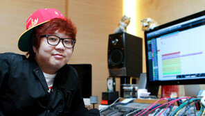 [Star Cafe] 신사동호랭이 “히트곡 하나에 10억…큰 부자됐죠, 하하”