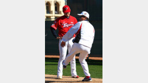 “불 좀 꺼주세요”…속 타는 SUN 감독