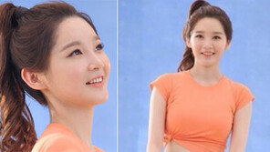 강민경, 솜사탕 피부보다 눈에 띄는 ‘복근’