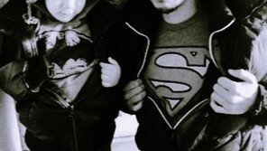 [스타 온라인] 타이거JK 부자 커플룩 “우린 무서운 콤비!”