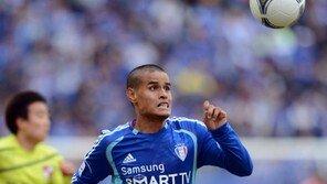 [스타 플러스] 원샷원킬!…신입생 에벨톤, 화려한 신고식