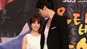 [SD포토] 박유천, 긴다리로 성큼성큼 ‘한지민 빨리 나와’