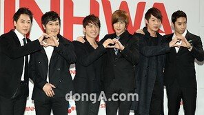 [SD포토] 에정 넘치는 신화 ‘우리 우정은 영원히~’