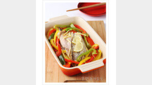 [우먼 동아일보 메인 요리] 푸드 디렉터 김은아와 함께~ 르크루제 타원형 무쇠 냄비 요리 ‘간고등어 와인찜’