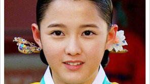 [우먼 동아일보 스타 뷰티] 청순발랄하게, 남보라식 사극 메이크업