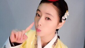 홍수아, 포스터 촬영 장서 ‘깜찍 공주 변신’