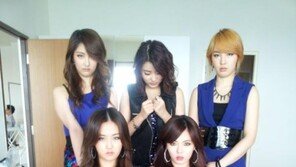 포미닛, 정색 콘셉트 사진 눈길… “현아 정색 무서워!”