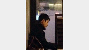 정우성, 홀로 레스토랑에서 ‘수척한 얼굴’…무슨 일 있나?