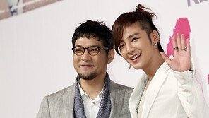 [SD포토] 정진영, 장근석과 서먹서먹? 어색한 손짓인사