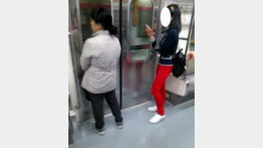 이번엔 지하철 8호선…‘제2의 담배녀’ 등장