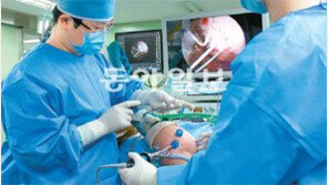 [헬스&뷰티]지긋지긋한 어깨 통증, 흉터 안 남는 내시경으로 관절 해결