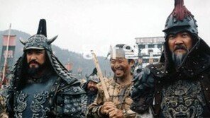 첫 역사공부 “재미가 답인줄 아뢰오”