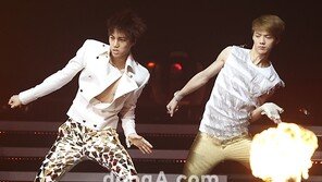 [SD포토] EXO 카이-루한 ‘불꽃 같은 콤비’