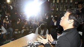 [SD포토] 정준하, ‘수많은 취재진들에 둘러싸여’