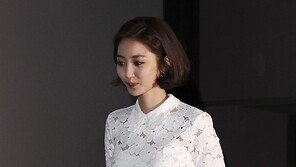 [SD포토] 고준희, 상상자극 시스루 드레스 ‘뽀얀 각선미’